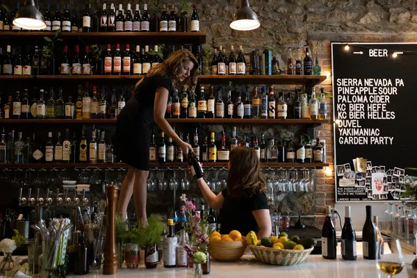Mass Street Fish House & Raw Bar Lawrence Seafood — East-and-West-Coast Oyster Bar restaurant