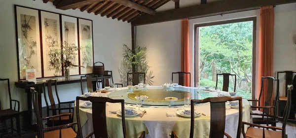 Longjing Manor Zhejiang / Tea-Country Hangzhou