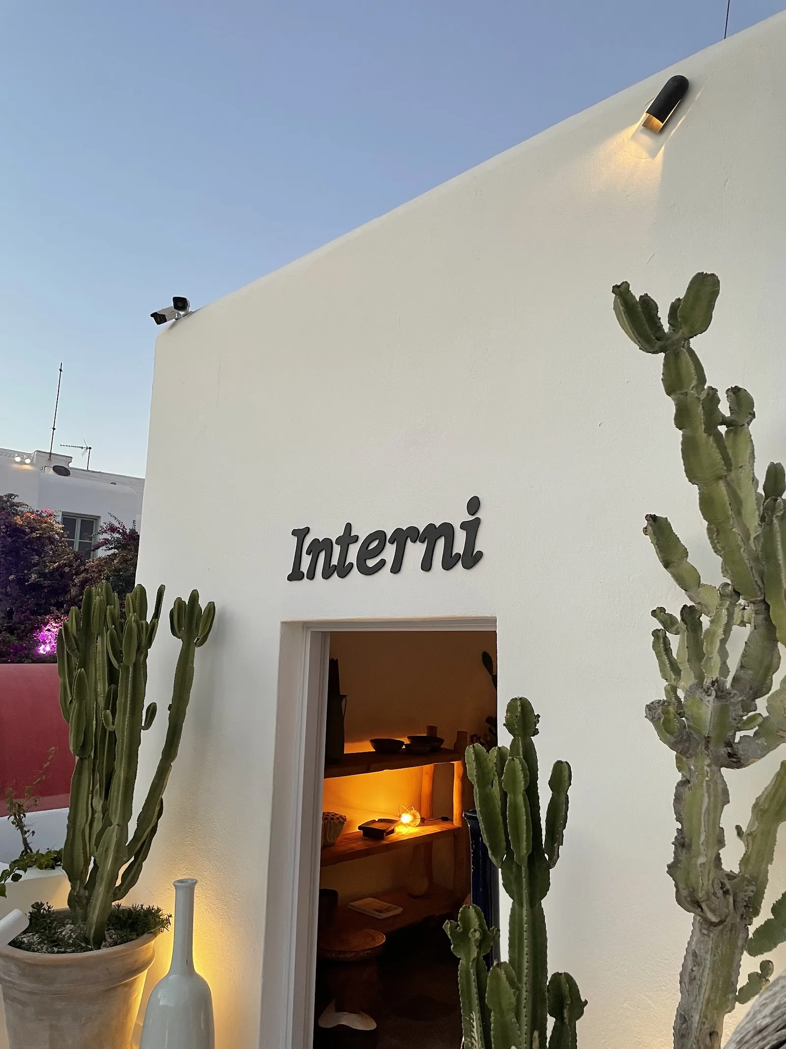 Interni