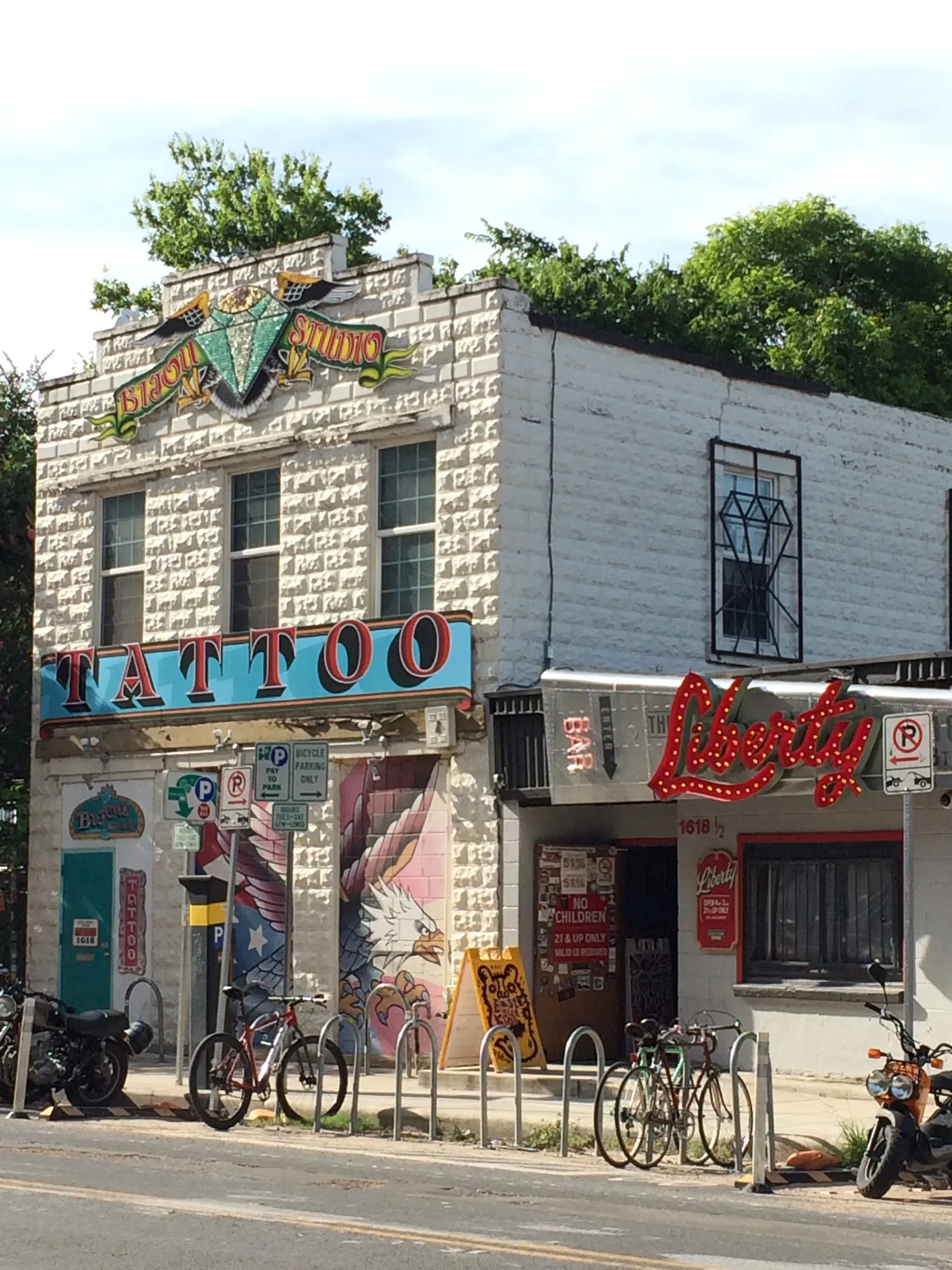 East Side King Austin Asian-American East Austin — East Sixth dining room