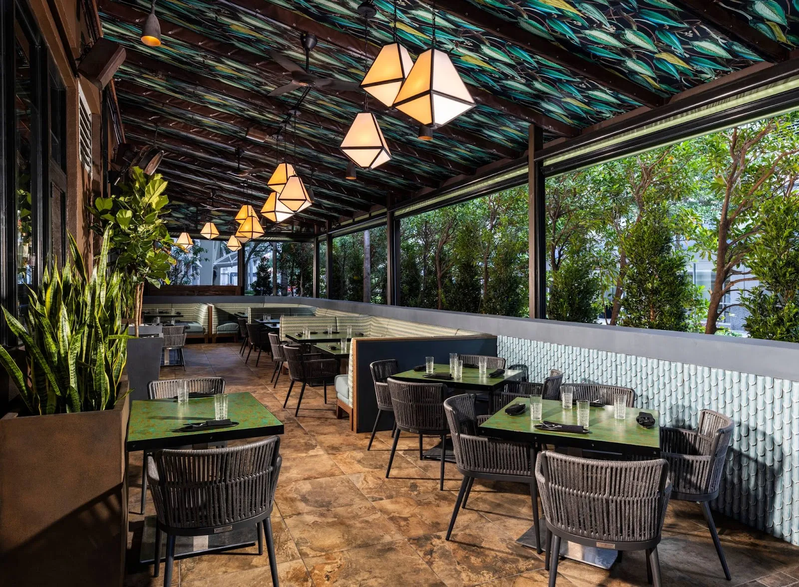 A Las Olas Boulevard restaurant and bar serving food late at night in Fort Lauderdale