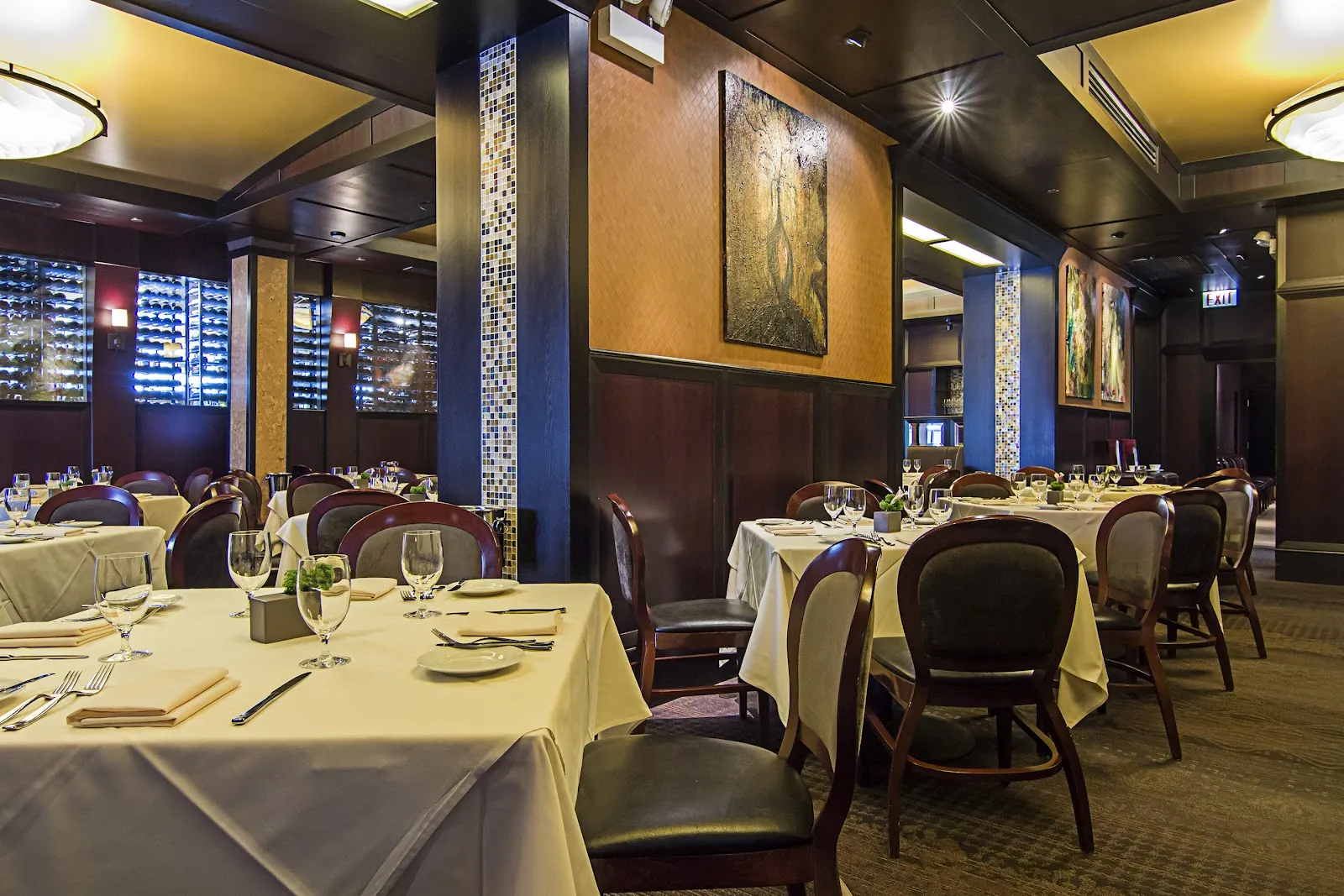 Dining room at a Chicago anniversary restaurant, River North Chicago