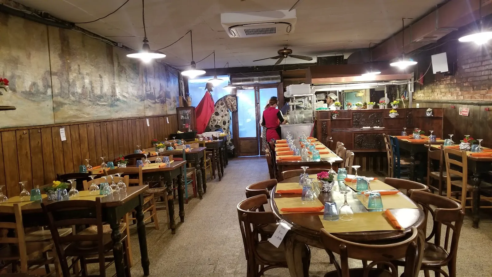 A late-night cicchetti bar on the Fondamenta della Misericordia in Cannaregio