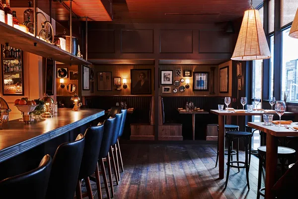 Holeman & Finch restaurant