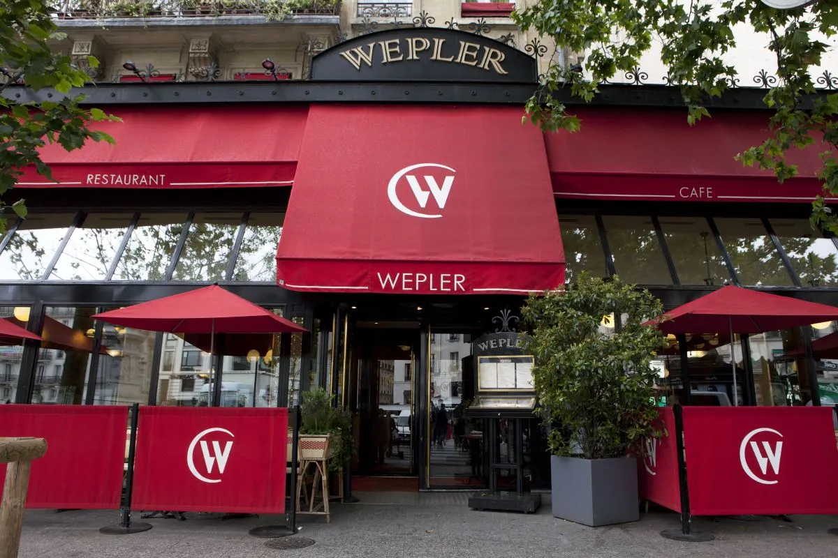 BRASSERIE WEPLER Paris — 18th arrondissement / Montmartre / Place de Clichy dining room