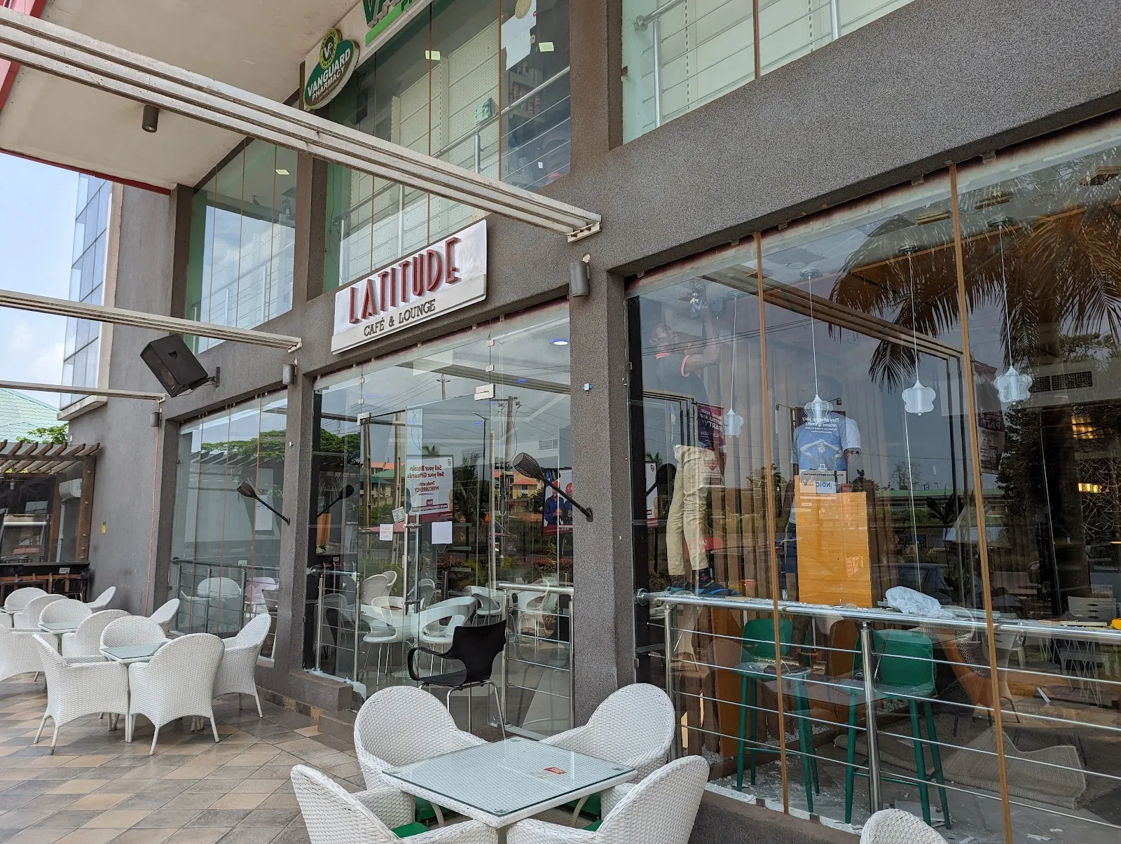 Latitude Café & Lounge dining room