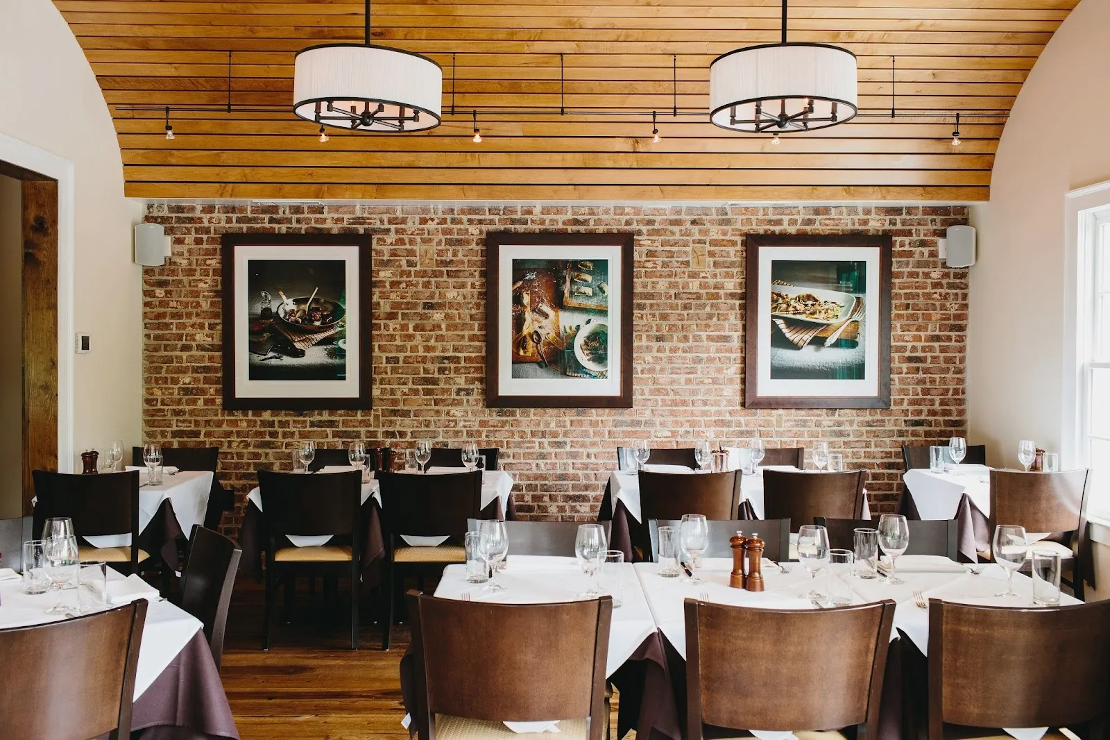 Osteria Mattone dining room