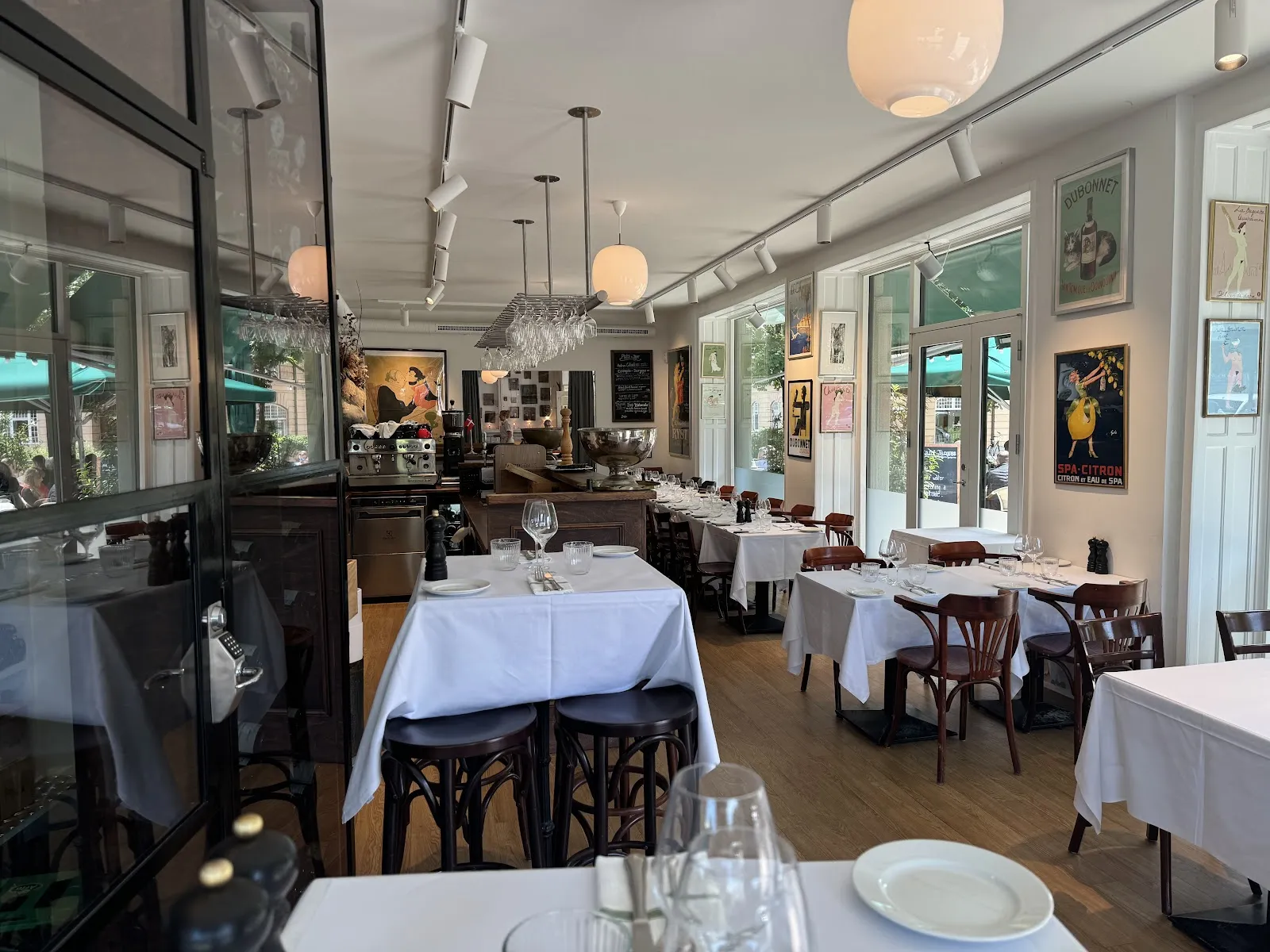 Le Saint-Jacques Copenhagen French Bistro Indre By — Sankt Jakobs Plads dining room