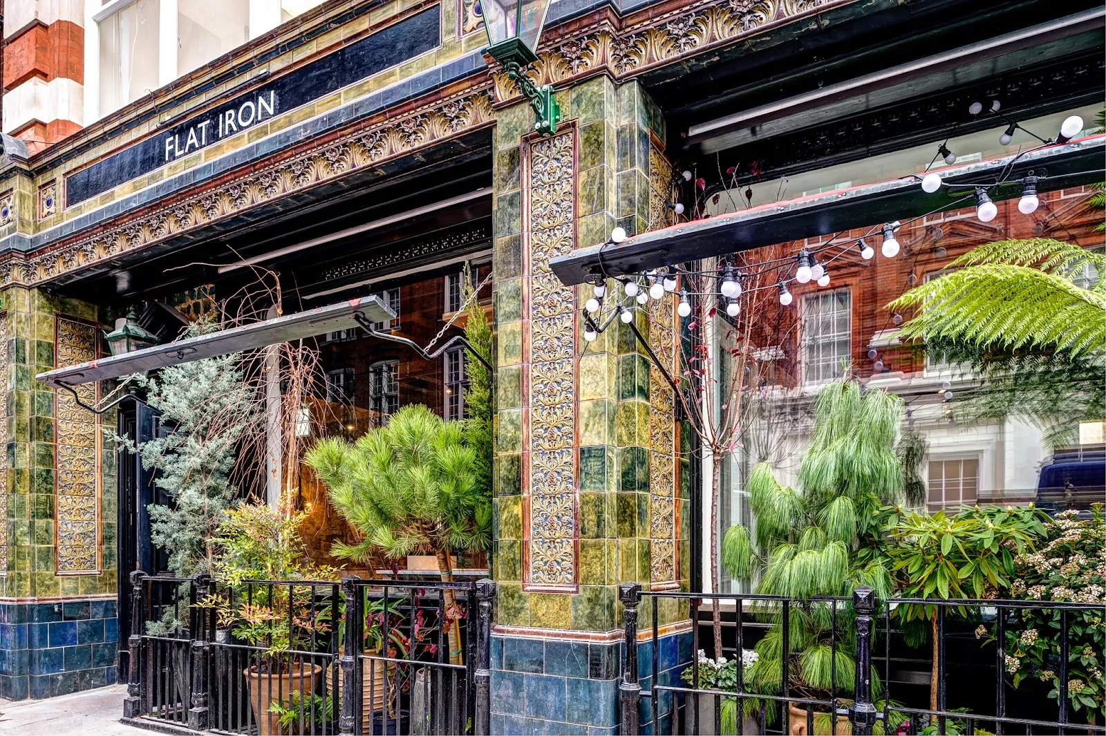 FLAT IRON London — Covent Garden / Multiple dining room