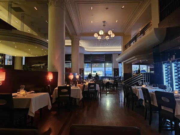 Oceanaire Seafood Room Indianapolis fine dining fresh seafood