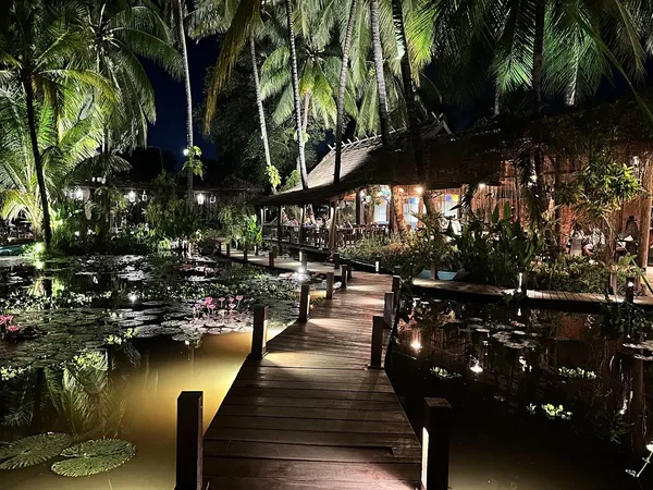Manda de Laos — Luang Prabang Heritage Lao dining room