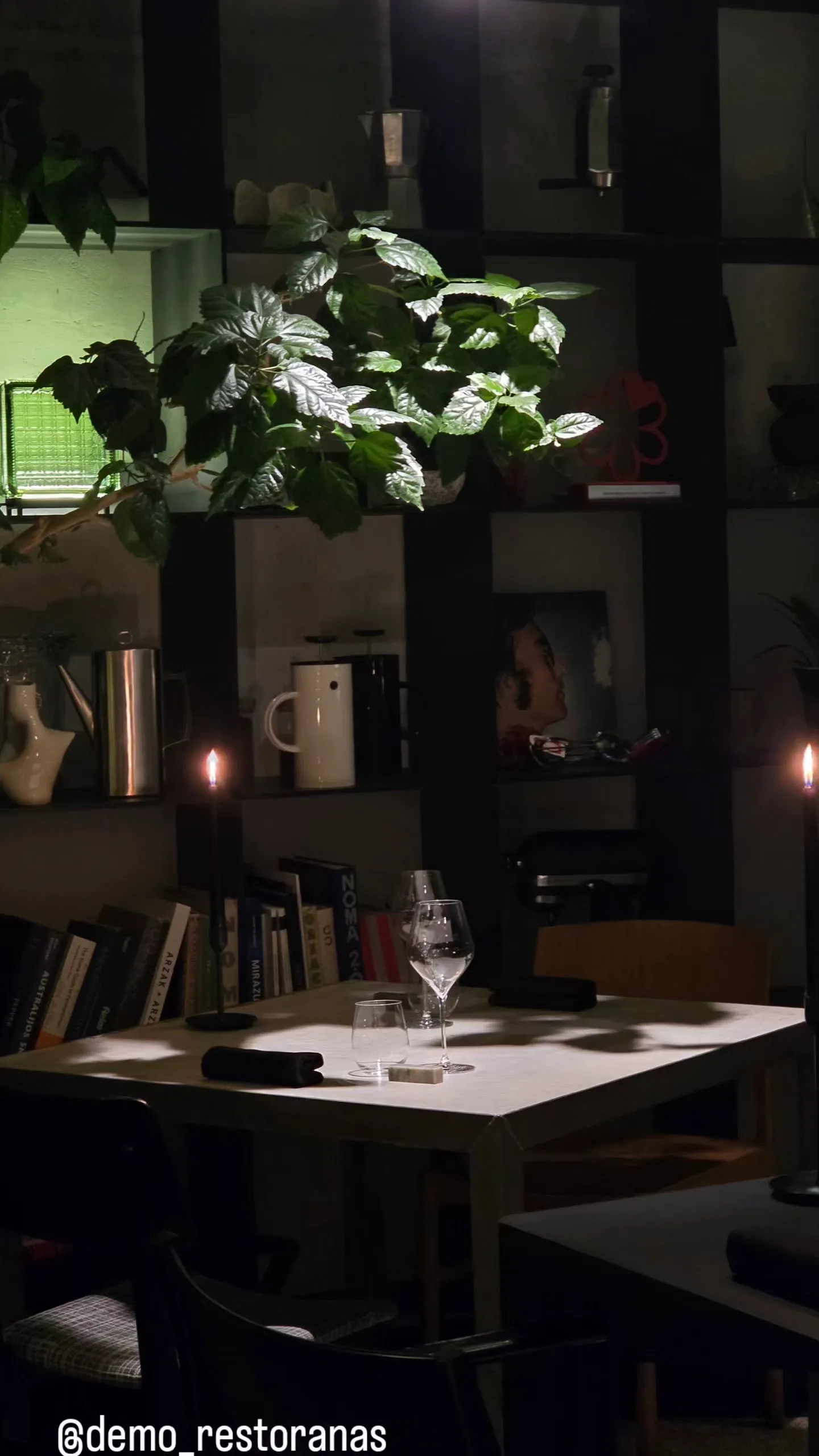 Demo dining room