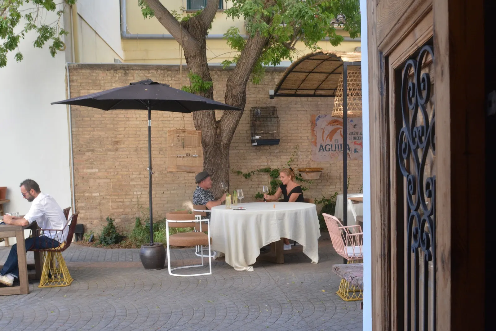 A vegetable course and the dining room at La Salita, Valencia