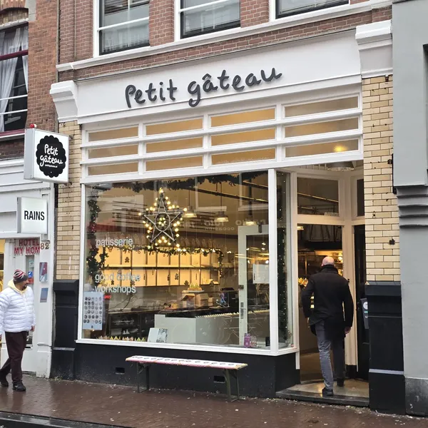 Petit Gateau Amsterdam french bakery