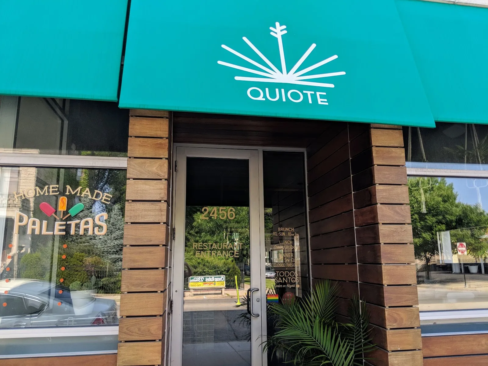 QUIOTE Chicago — Logan Square dining room