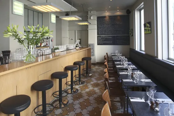 Henri restaurant