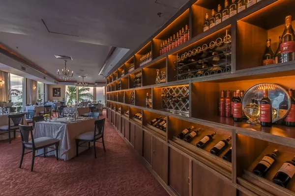 Ferdinand's at The Magellan Sutera — Kota Kinabalu width=