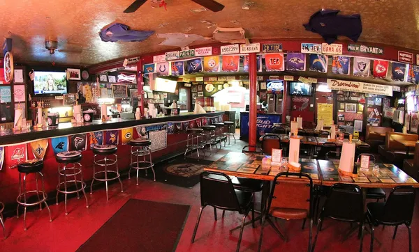 Dreamland BBQ Tuscaloosa hickory smoked ribs original location