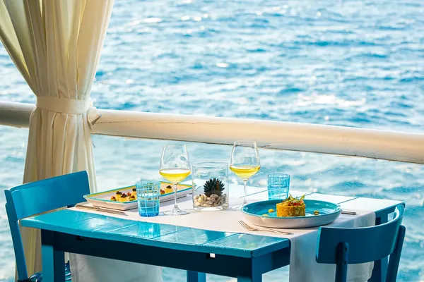 Il Riccio Anacapri Jumeirah Capri Palace one Michelin star beach club Blue Grotto seafood Mediterranean coast