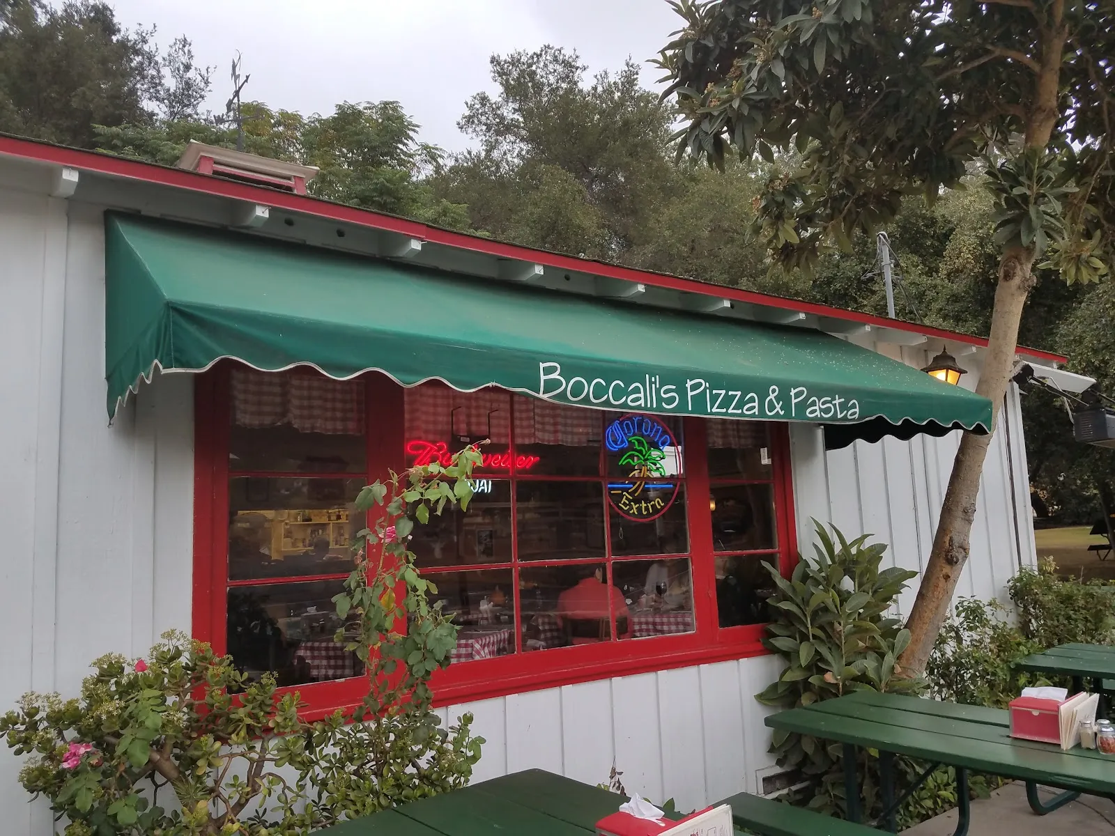 Boccalis Ojai dining room