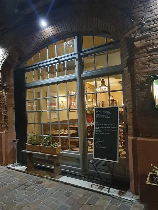 L'Air de Famille Bordeaux neighbourhood bistro French cuisine local dining