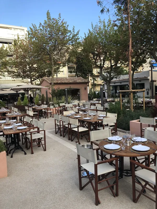 Fred l'Ecailler Cannes seafood shellfish oyster restaurant