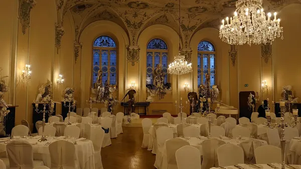St. Peter Stiftskulinarium historic dining room Salzburg
