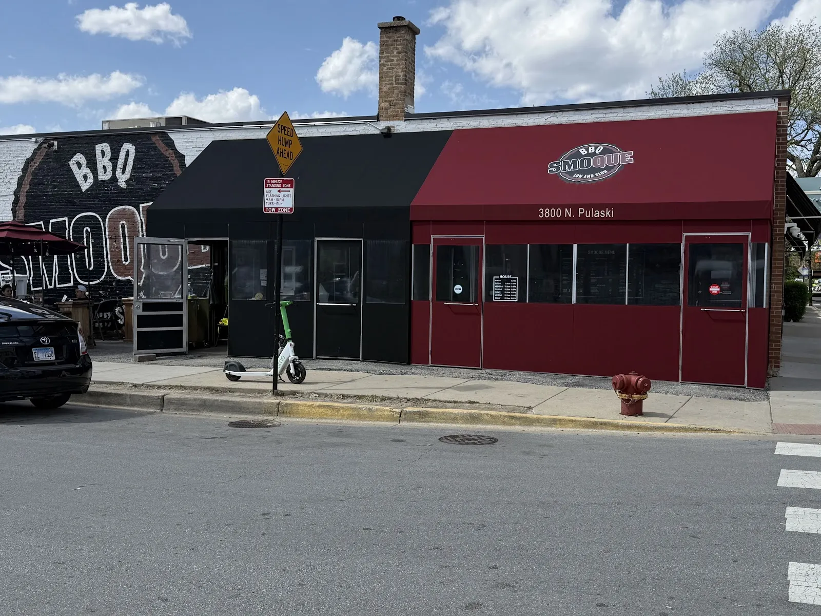 SMOQUE BBQ Chicago — Irving Park dining room