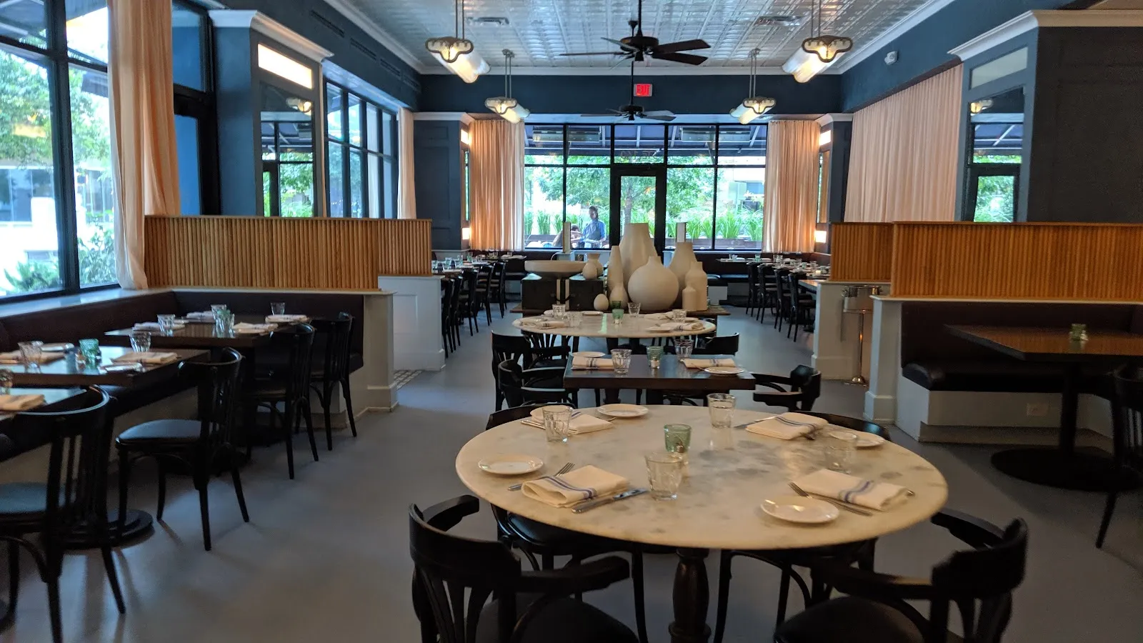 Le Politique Austin French Brasserie Downtown — Second Street District dining room