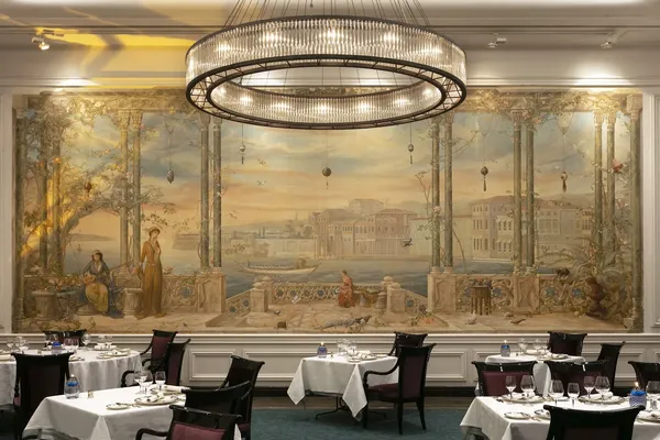 Palace dining room at Tuğra, Çırağan Palace, Istanbul