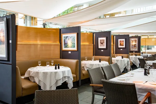 Bistango Irvine fine dining art jazz restaurant interior