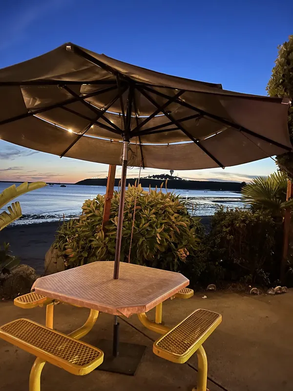 Barbara's Fishtrap Half Moon Bay waterfront