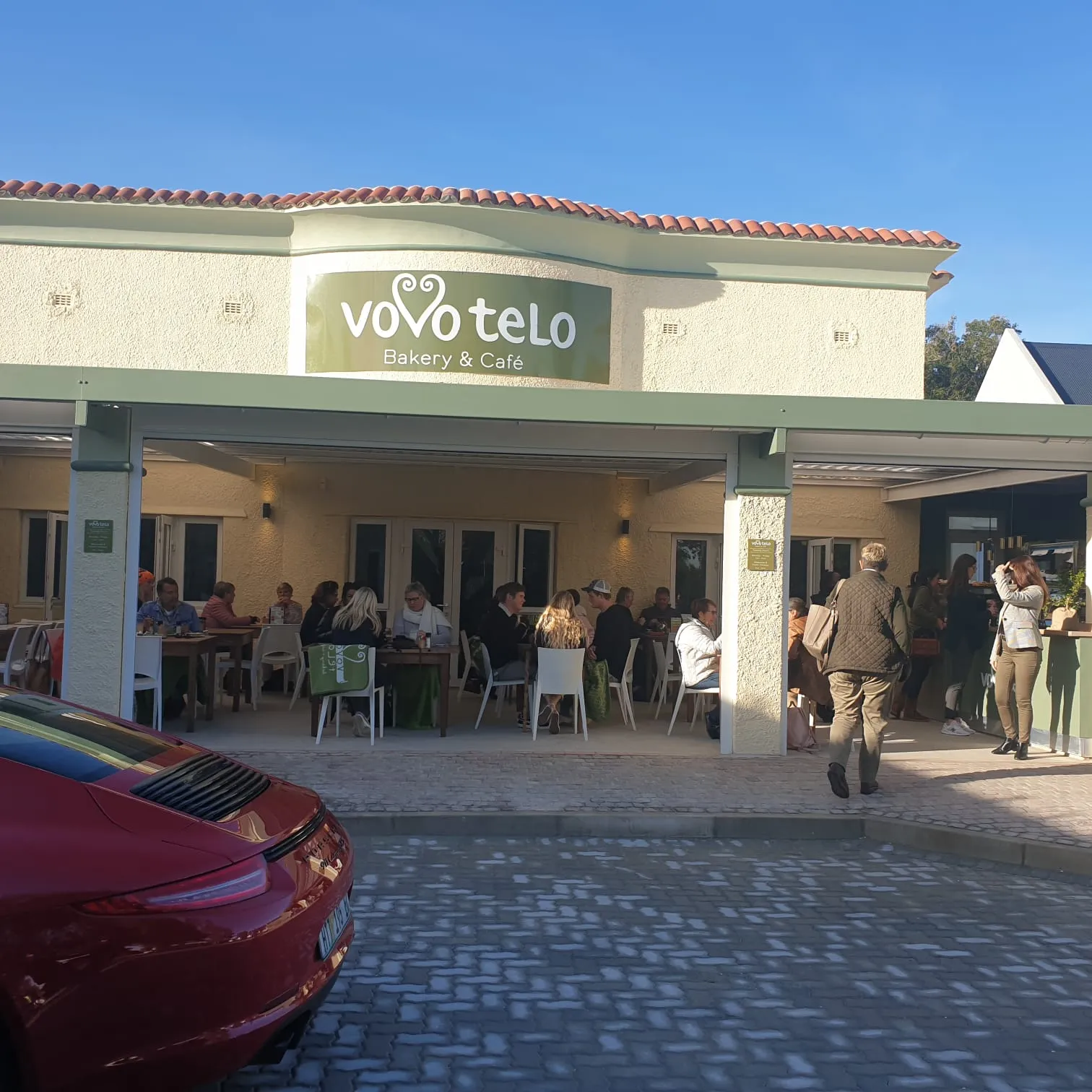 Vovo Telo, Port Elizabeth