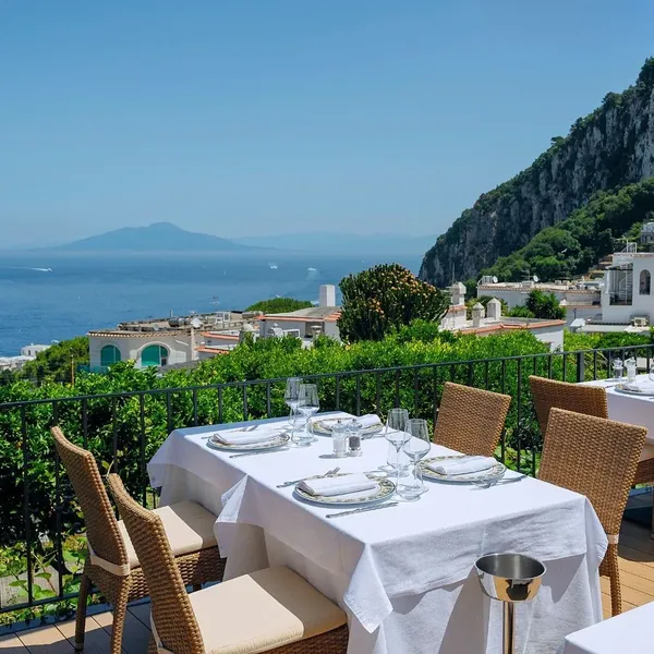 Ristorante Pizzeria Verucchio Capri traditional wood-fired pizza Neapolitan casual dining local favorite