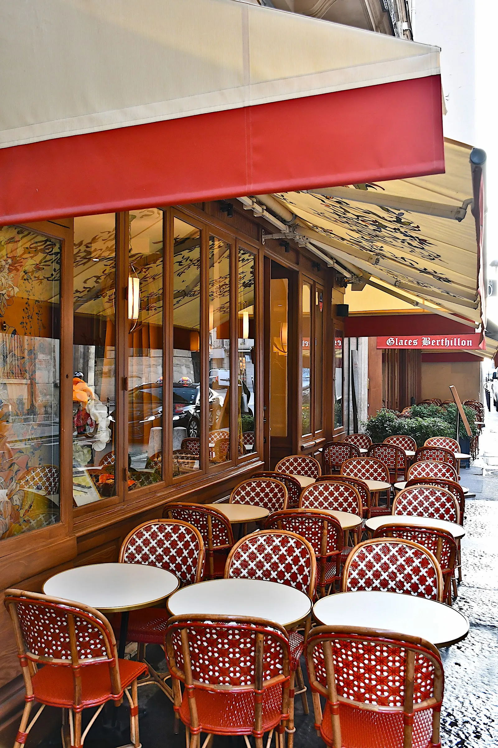 LE BISTROT VIVIENNE Paris — 2nd arrondissement / Galerie Vivienne dining room