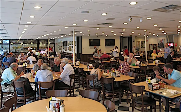 Manny's Cafeteria & Delicatessen #109 in Chicago South Loop, Chicago dining room