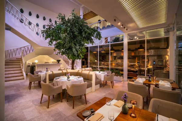 Mauri restaurant