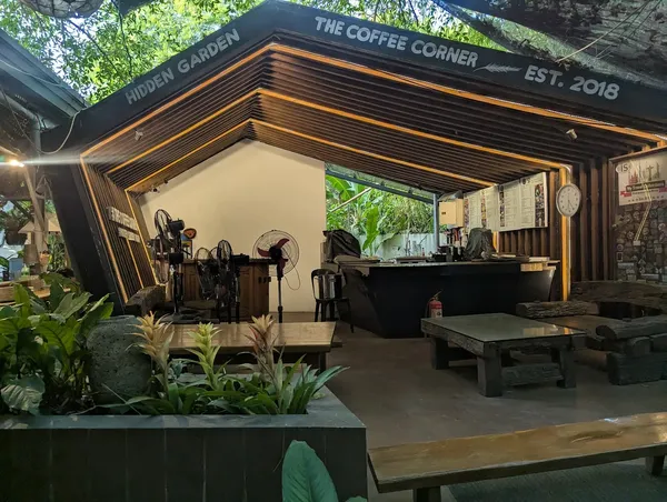 Hidden Garden (Lilong and Lilang) restaurant