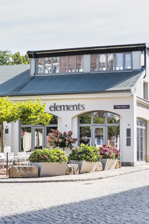 Elements Deli Restaurant Lounge — Dresden