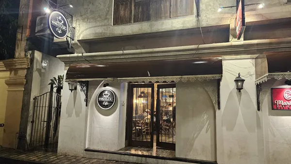 1995 Studio Cafe (1Eat) restaurant
