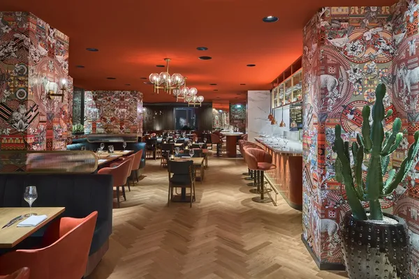Midtown Grill Amsterdam Leidseplein steakhouse luxury eclectic interior