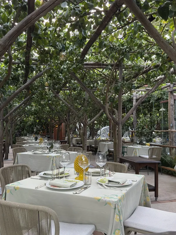 Da Paolino Capri lemon tree terrace dining Mediterranean garden Mediterranean cuisine celebrities VIPs