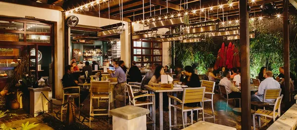 Leon's Full Service Decatur Gastropub — Modern American restaurant