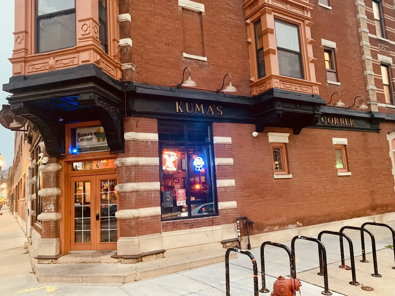Kuma's Corner #110 in Chicago Avondale, Chicago dining room