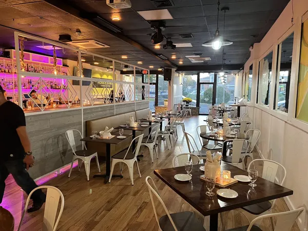 Alma Bistro, Norwalk