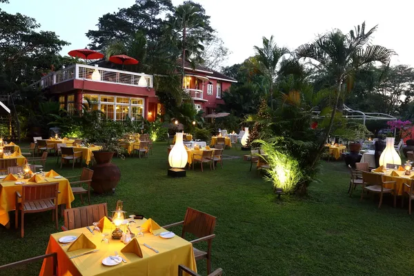 L'Opera, Yangon