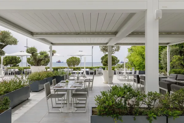 Seafront terrace dining at Salonika, Makedonia Palace, Thessaloniki