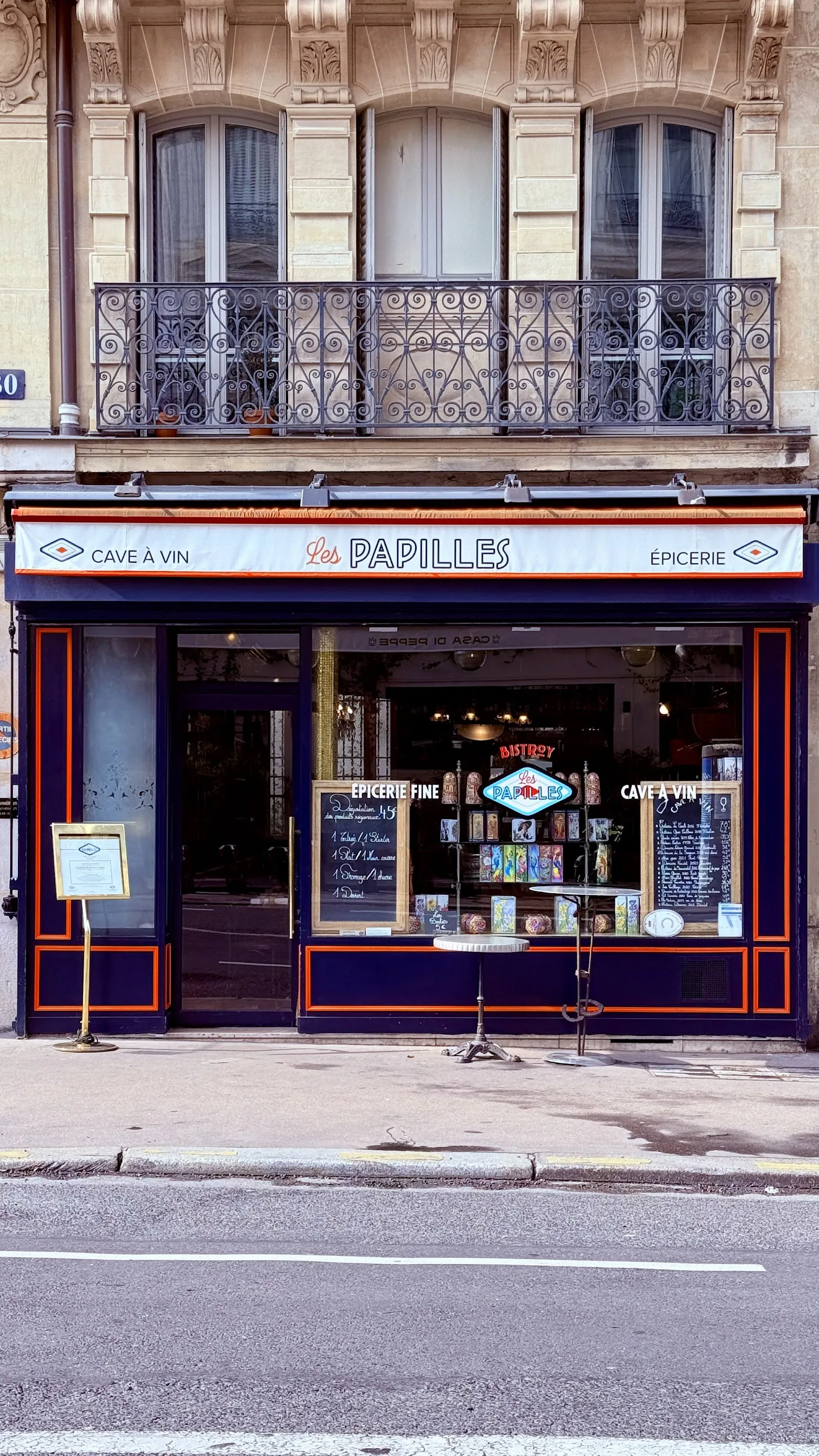 LES PAPILLES Paris — 5th arrondissement / Latin Quarter dining room