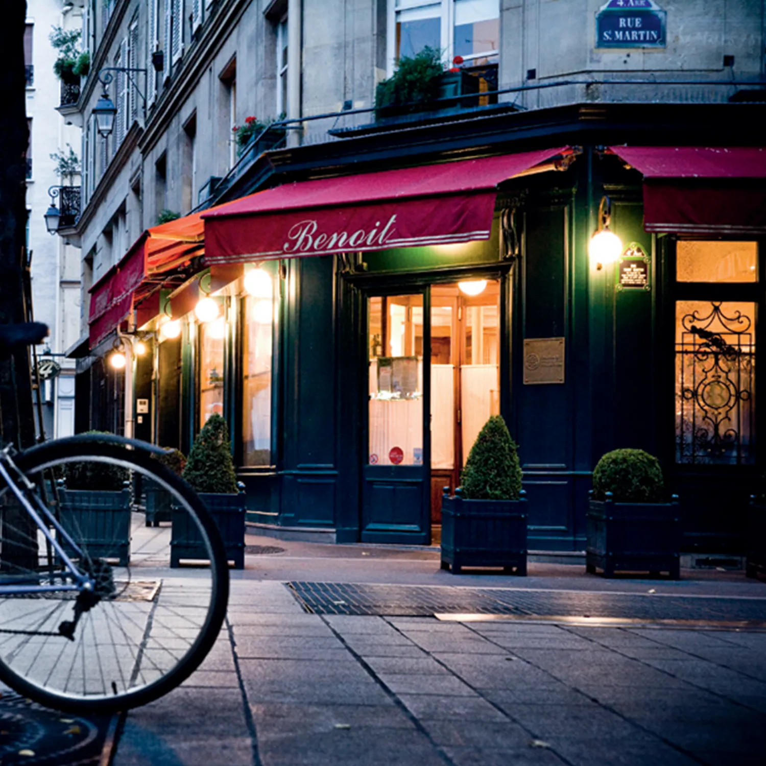Zinc bar and Belle Epoque dining room at Benoit, rue Saint Martin, Paris