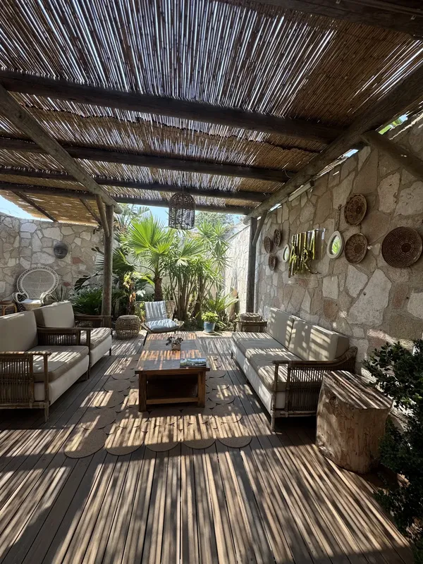 Villa Azur Yalikavak beach club restaurant